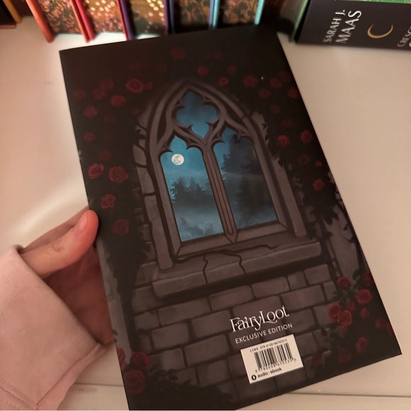 FairyLoot Romantasy Bonded By Thorns Elizabeth Helen Signed Hardback - Picture 4 of 9